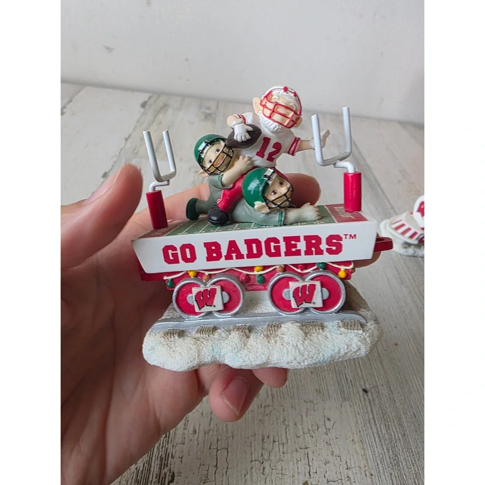 Danbury mint Badgers Wisconsin Santa Express tackle train Xmas decor